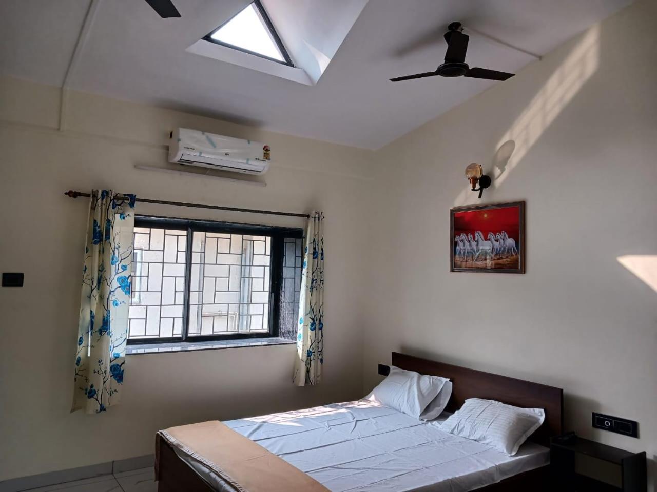Lavish Villa - 3 Bhk Pool With Lawn ロナバラ エクステリア 写真
